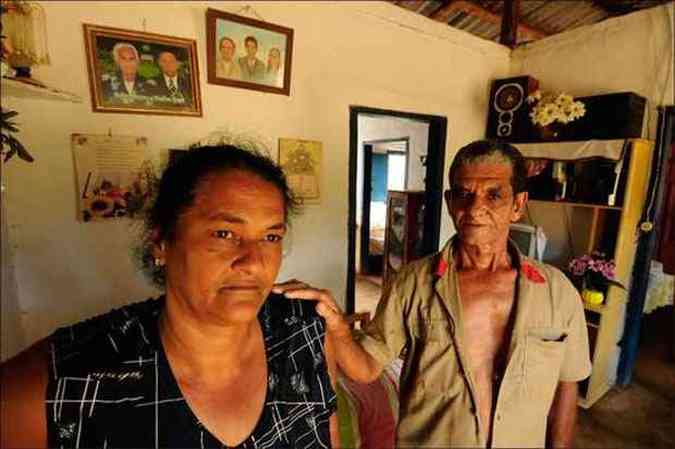 Descendentes de comunidades quilombolas, Josefina Pimenta e Pedro se negam a fechar acordo com mineradora sem ter direito a nova propriedade(foto: Euller Jnior/EM/D.A Press)