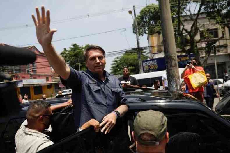 Bolsonaro viu muitos de seus candidatos derrotados no domingo