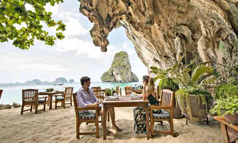 Quem se hospeda no Rayavadee Hotel, em Krabi, na Tailndia, se deslumbra com paisagens nicas(foto: Diogo Affonso/Divulgao)
