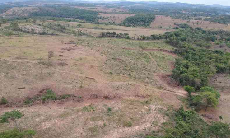 rea de quase 25 hectares, desmatada em Esmeraldas. A devastao provocada pelo desmatamento aumentou na Grande BH, segundo dados do MapBiomas