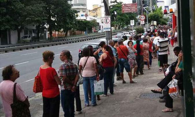 Pacientes chegaram a esperar até três horas por atendimento (foto: Marta Vieira/EM/DA Press) Pacientes chegaram a esperar até três horas por atendimento (foto: Marta Vieira/EM/DA Press)