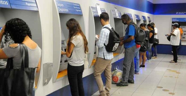 Acordos com institui��es prev� repasse de informa��es ligadas � educa��o financeira do consumidor (foto: Marcos Vieira/EM/D.A Press)