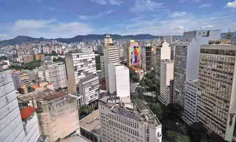 Vista area de Belo Horizonte  partir do Centro, repleta de prdios