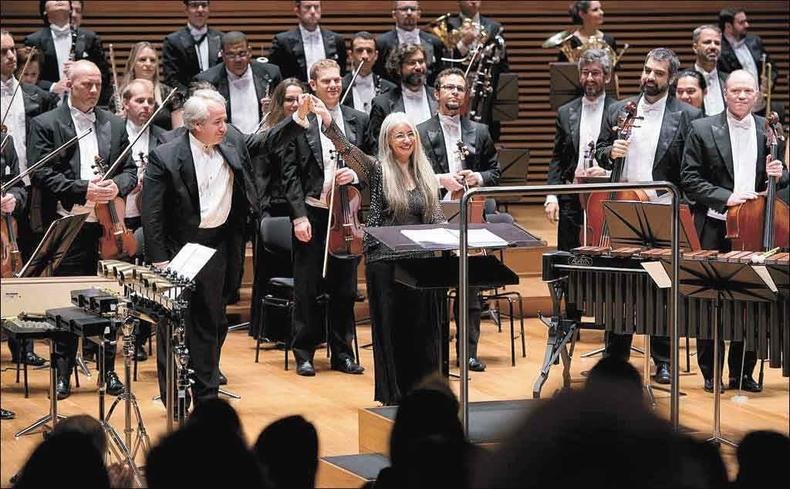 O maestro Fabio Mechetti e a percussionista Evelyn Glennie(foto: Eug�nio S�vio/Divulga��o)