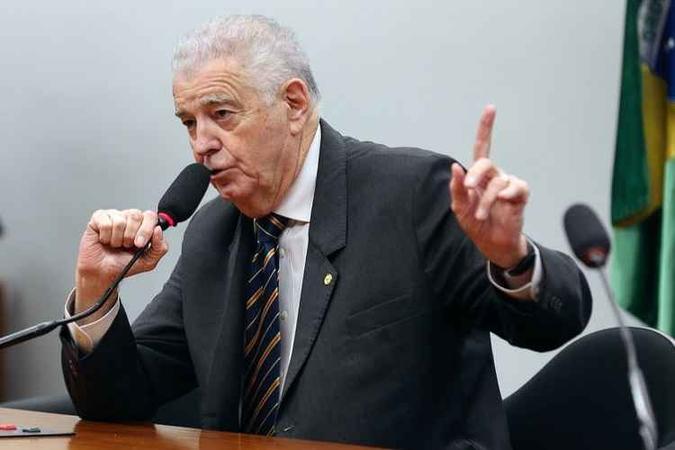 Texto de Nelson Marquezelli estabelece formas de contratação dos transportadores autônomos, de cooperativas ou empresas(foto: Valter Campanato/Agência Brasil) Texto de Nelson Marquezelli estabelece formas de contratação dos transportadores autônomos, de cooperativas ou empresas(foto: Valter Campanato/Agência Brasil)