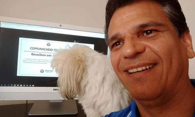 Téo, o cachorrinho do prefeito, parece ter gostado da novidade(foto: Arquivo pessoal) Téo, o cachorrinho do prefeito, parece ter gostado da novidade(foto: Arquivo pessoal)