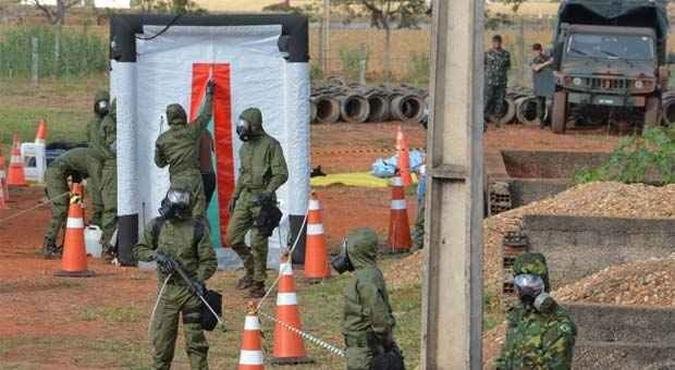 O Comando Militar do Planalto, integrado a organiza��es da Marinha do Brasil e da For�a A�rea Brasileira realiza um exerc�cio militar conjunto(foto: Valter Campanato/ABr)