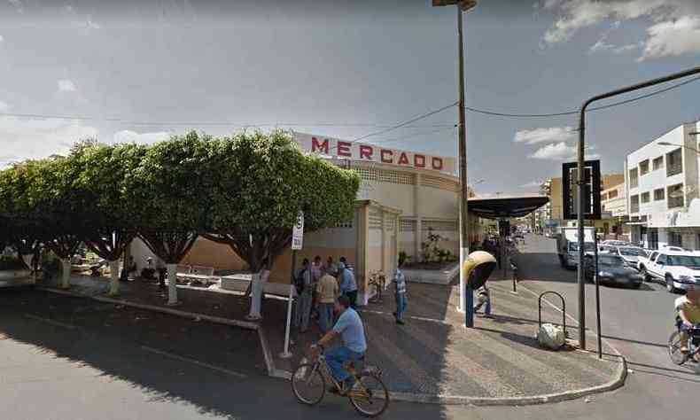 No dia 8, um bar no estabelecimento foi notificado por aglomerao (foto: Reproduo/Google Street View)