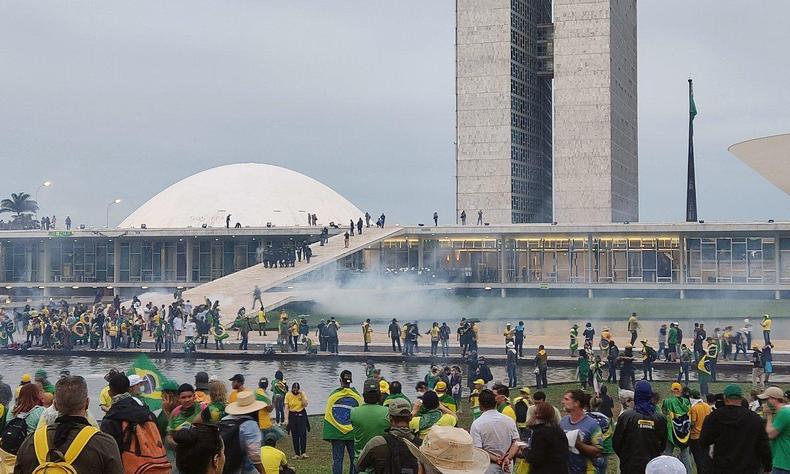 A decisão foi tomada nesta terça-feira (12/9), após o CNJ receber informações sobre o suposto envolvimento de membros do Judiciário nos atos golpistas(foto: Ed Alves/CB/D.A Press) Invasão na sede dos três Poderes