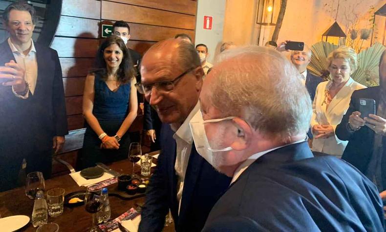 Encontro entre o ex-presidente Lula e o ex-governador de So Paulo Geraldo Alkmin em dezembro ltimo
