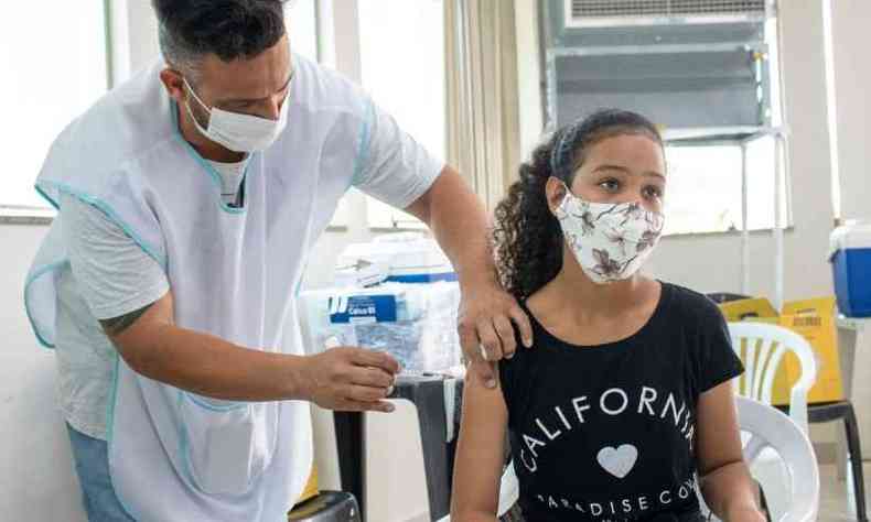 Cerca de mil adolescentes de 17 anos sem comorbidades estavam agendados para serem vacinados nesta sexta-feira (17/9) em Divinpolis
