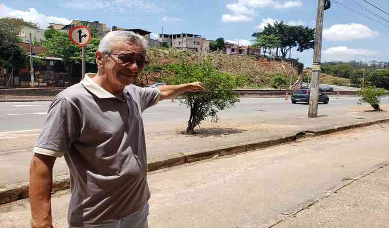 Vicente Carvalho, de 71 anos, proprietrio da loja de colches Vida Nova enfrentou problemas com as inundaes da Avenida Tereza Cristina(foto: Mrcia Maria Cruz)