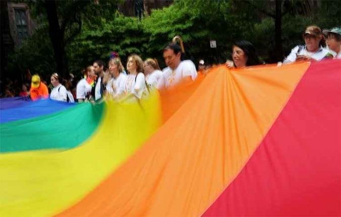 Nas ruas de Nova York, bandeiras com as cores do arco-�ris eram comuns durante a parada do Orgulho Gay(foto: Yana Paskova)