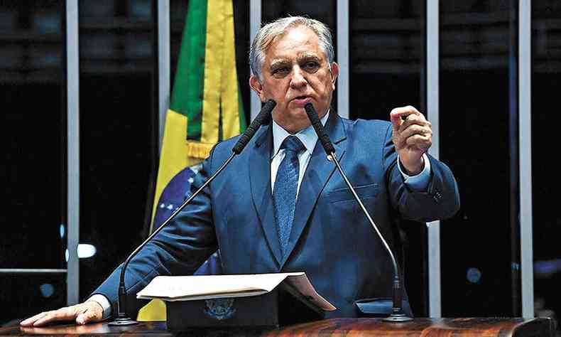 Izalci Lucas (DF), senador do PSDB, critica controle nas mos do Centro