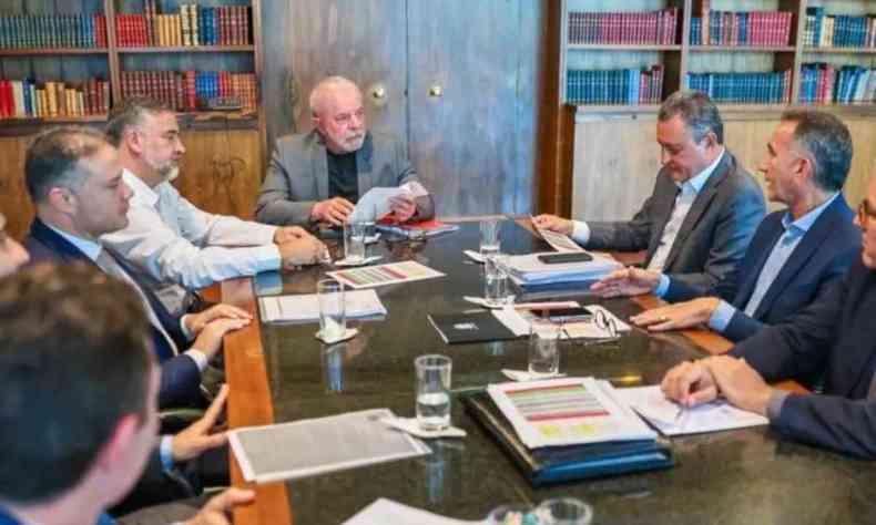Lula em reunio com ministros