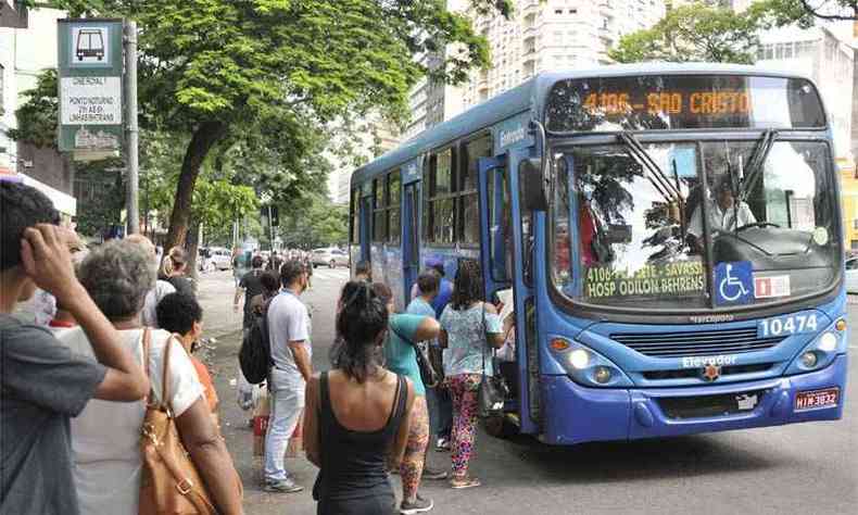 Novo valor da passagem de ônibus em BH poderá ser definido nesta segunda -  Gerais - Estado de Minas
