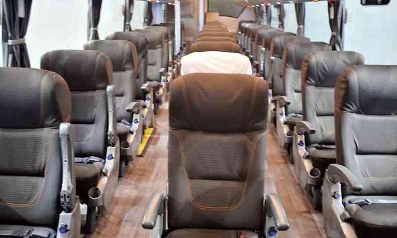 Proposta de segurança: três fileiras de assentos e ar-condicionado com luz ultravioleta(foto: Marcopolo/Divulgação )