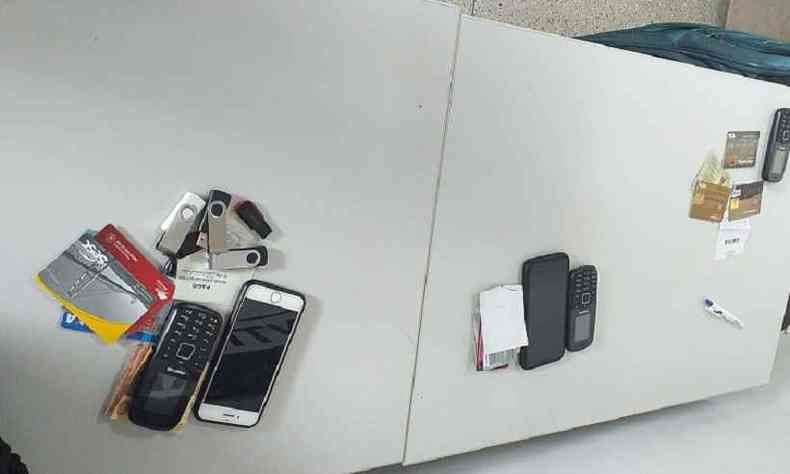 Telefones celulares e cartes de banco apreendidos com ladres so provas contundentes