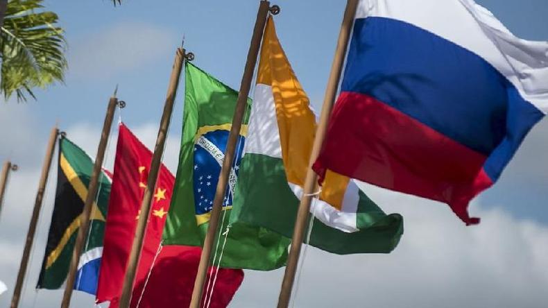 Bandeiras dos pases que compem o Brics