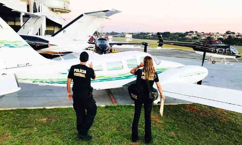 Policiais federais apreenderam aeronaves dos investigados(foto: Polcia Federal/Divulgao)