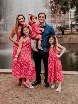 Roberta Lessa Rossi and Gotardo Gomez, with daughters Sarah, Luis and Bella