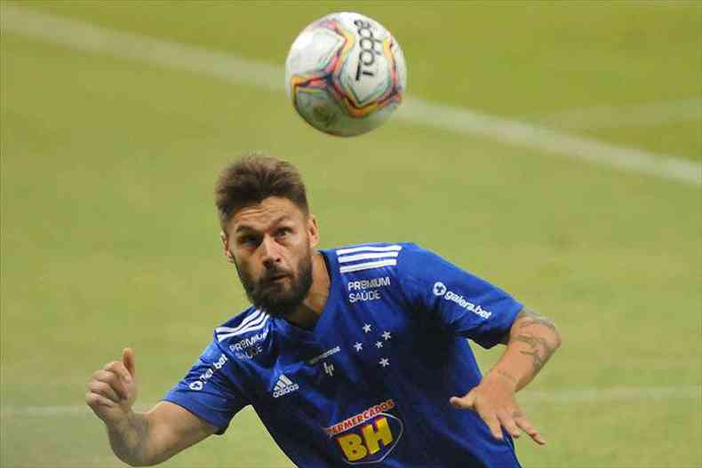 Sobis marcou quatro gols em cinco jogos pelo Cruzeiro na Srie B(foto: Alexandre Guzanshe/EM/D.A Press)