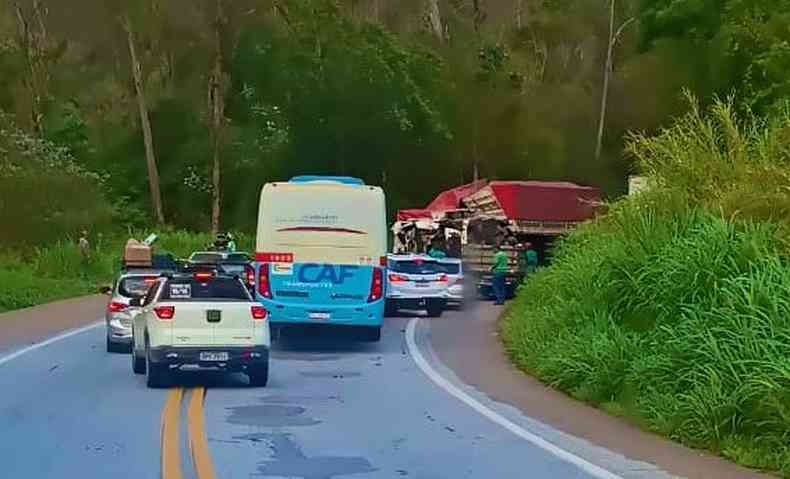 Acidente aconteceu no KM 366 da BR-381