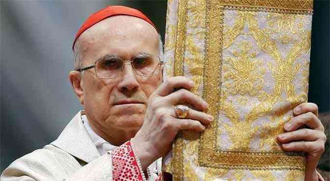 Tarcisio Bertone vai comandar o Vaticano at a eleio de um novo Papa(foto: REUTERS/Alessandro Bianchi )