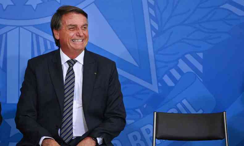 Presidente Bolsonaro sorrindo