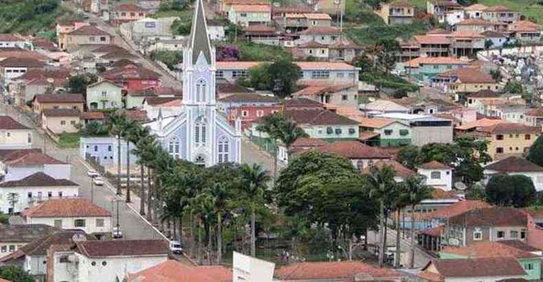 Vista da pequena Natércia, cidade de 5 mil habitantes no Sul de Minas, que também chega à última faixa de adultos na campanha (foto: Prefeitura de Natércia/Divulgação )