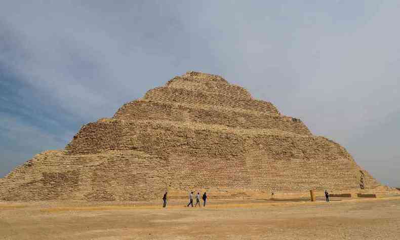 Necrpole de Saqqara, ao sul do Cairo, tem sido local de importantes descobertas no Egito nos ltimos meses(foto: Mohamed el-Shahed/AFP)