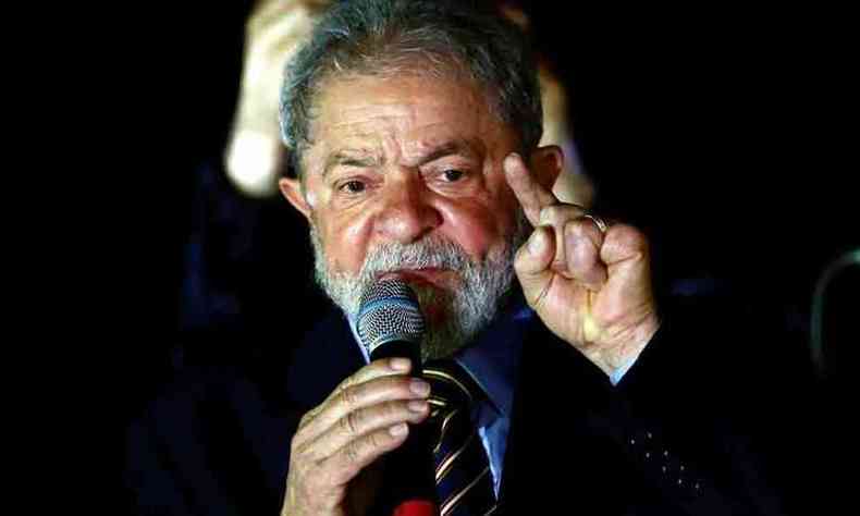 Lula afirma que jamais praticou atos de corrupo e que  alvo de perseguio poltica(foto: HEULER ANDREY/AFP)