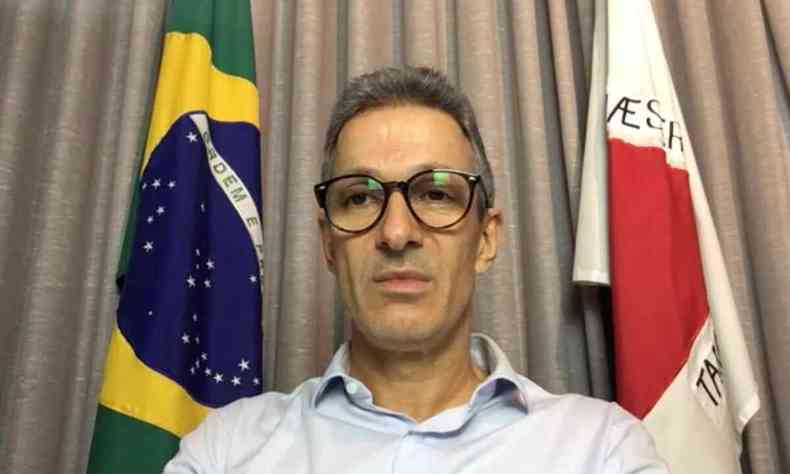 Romeu Zema, governador de Minas Gerais, durante entrevista coletiva virtual nesta terça-feira