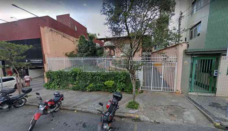 Homem de 51 anos diz ter sido chamado de 'crioulo roda dura' por taxista na Rua do Ouro, em BH(foto: Google Maps)