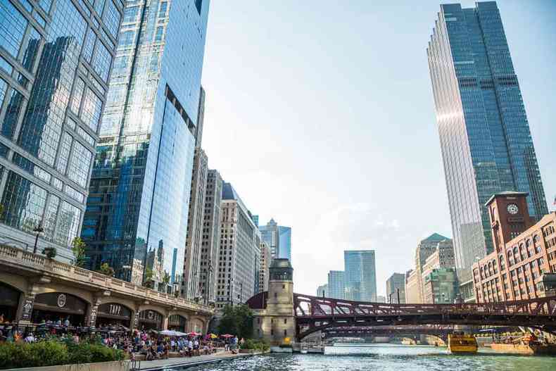 Chicago - EUA. Riverwalk de Chicago, com os canais do Rio Chicago na regio central da cidade