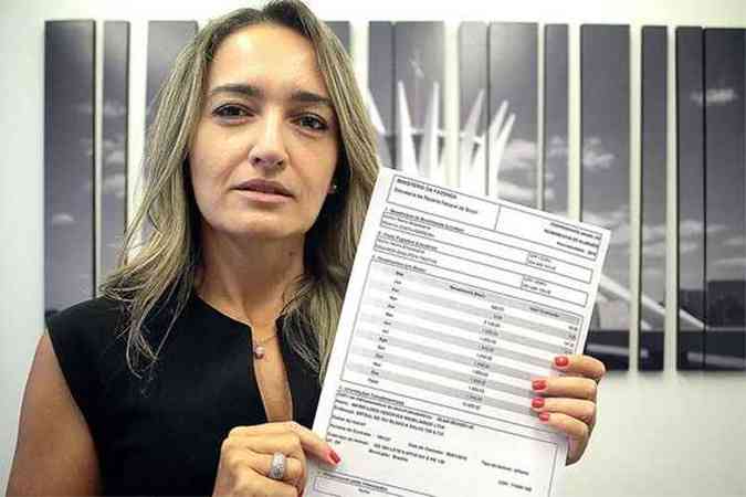 Renata Costa Ferreira, que est desempregada, vai usar o emprestimo pela primeira vez(foto: CB/|D.A Press)