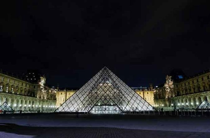 Museu do Louvre � um dos monumentos mais importantes da Fran�a(foto: LIONEL BONAVENTURE / AFP)