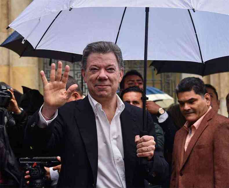 Brasil e outros pases parceiros da Colmbia expressaram sua decepo pela inesperada vitria do 'No' ao acordo e ofereceram apoio para a continuao do processo de paz.(foto: AFP / GUILLERMO LEGARIA )