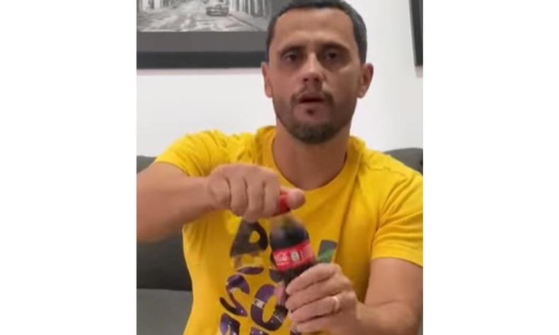 O prefeito de Divin�polis Gleidson Azevedo
