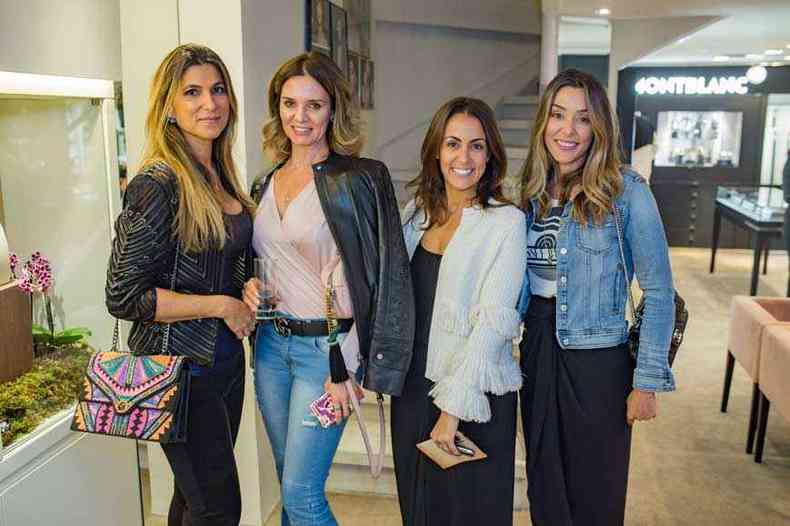Jovens mulheres elegantes Renata Bernandes, Ana Clara Pimenta, Isabela Fantauzzi e Mariana Pentagna Lasmar(foto: Francisco Dumont/divulgao)