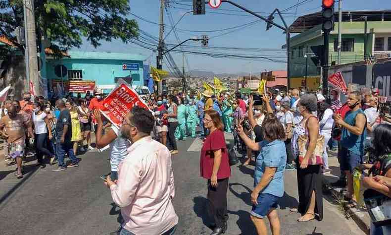 Manifestao toma ruas do Barreiro