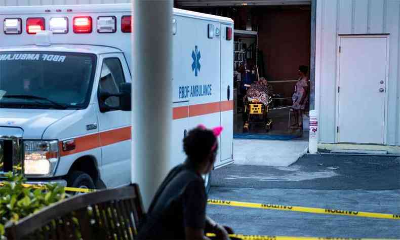 Trs das vtimas morreram a caminho de um hospital na cidade de New Providence, tambm no arquiplago(foto: Brendan Smialowski / AFP )