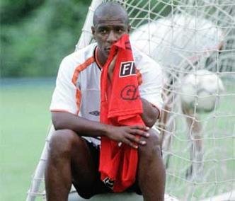 Cleison jogou pelo Atl�tico entre 2000 e 2003. No Cruzeiro ele atuou em duas temporadas, a �ltima entre 1996 e 1997(foto: Paulo Filgueiras/Estado de Minas - 12/11/2002)