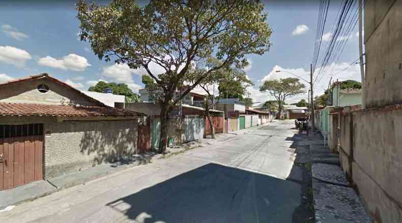 Vtima seguia para centro de sade quando foi abordada(foto: Google Street View/Reproduo)