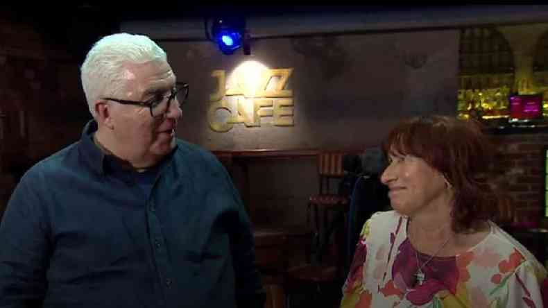 Mitch e Janis, pais de Amy Winehouse, falaram com a BBC no Jazz Caf, em Londres, onde a cantora se apresentou(foto: BBC)