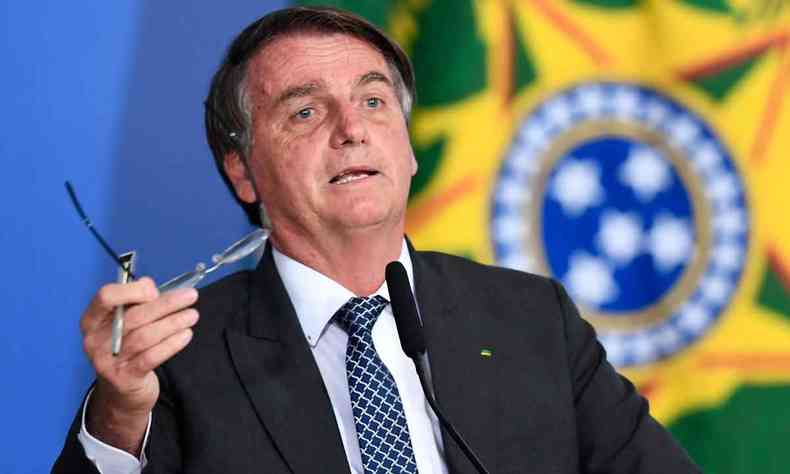 Jair Bolsonaro se irritou com diretriz do Exrcito que orienta a tropa a se vacinar contra a COVID-19