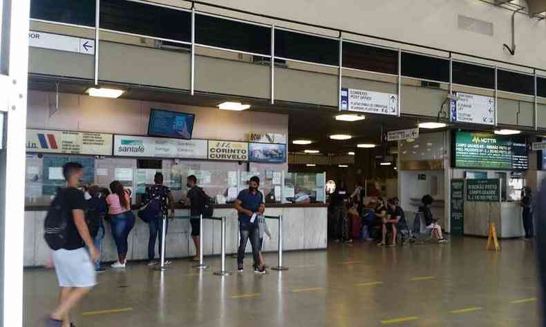 Terminal rodovirio de BH com baixo fluxo de pessoas nesta segund-feira (4/1) (foto: Jair Amaral/EM/D.A Press)