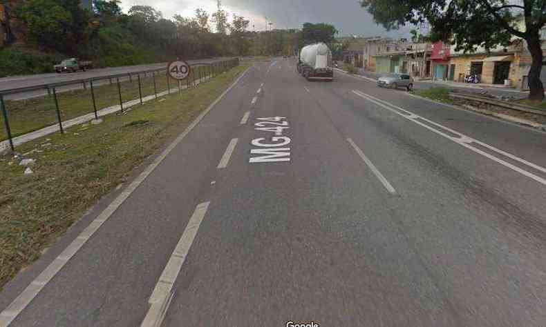 Primeira suspeita era de que mulher tinha sido morta por atropelamento e que motorista teria fugido sem prestar socorro(foto: Google Street View)