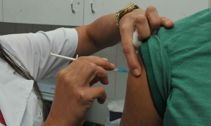 Campanha de vacinação contra a gripe teve início na segunda-feira em Minas Gerais(foto: Jair Amaral/EM/D.A Press) Campanha de vacinação contra a gripe teve início na segunda-feira em Minas Gerais(foto: Jair Amaral/EM/D.A Press)