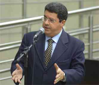 Caixeta deixou a liderana do governo na CMBH nesta quarta-feira(foto: Leandro Couri/EM/D.A Press - 03/07/2012)